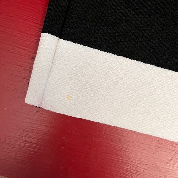 Vintage St John Body Contour Dress Size 4 - Picture 8 of 8